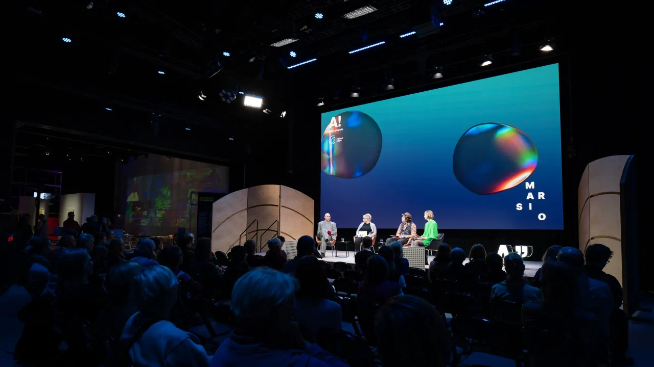 A panel discussion on the Saastamoinen Foundation Stage